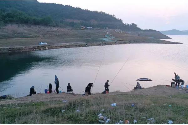 水库钓翘嘴的深度，垂钓大型翘嘴鱼要达到2-3米