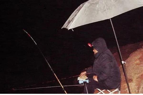 冬季夜钓要钓深吗，气温较低一般适合钓深