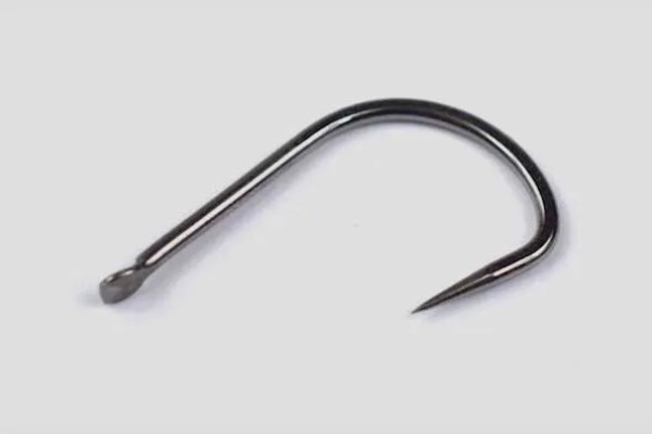 冬季钓鱼选择哪种鱼钩，垂钓小鱼可使用2-4号袖钩等钩型