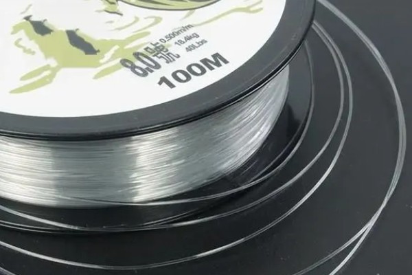 冬季钓鱼选择哪种鱼钩，垂钓小鱼可使用2-4号袖钩等钩型