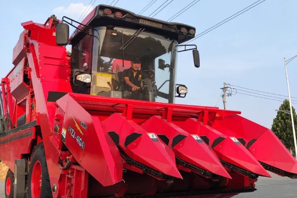 什么牌子的玉米收割机好，推荐约翰迪尔、凯斯纽荷兰等