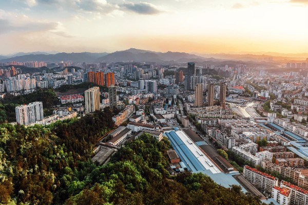 湖北十堰市的特产，有房县盘鸭、郧县网油砂等