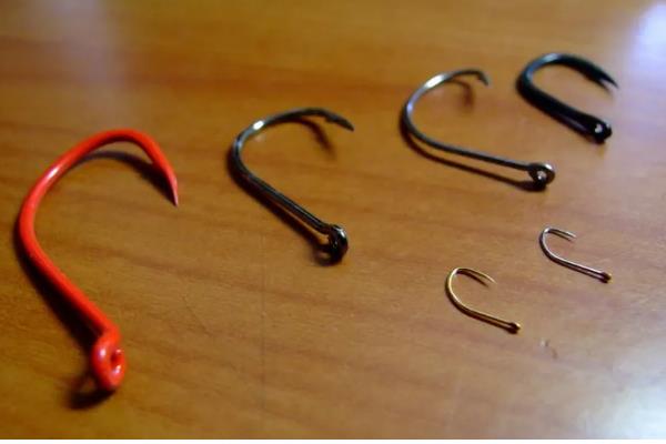 袖钩和丸世钩哪个钩条细，袖钩的钩条更细