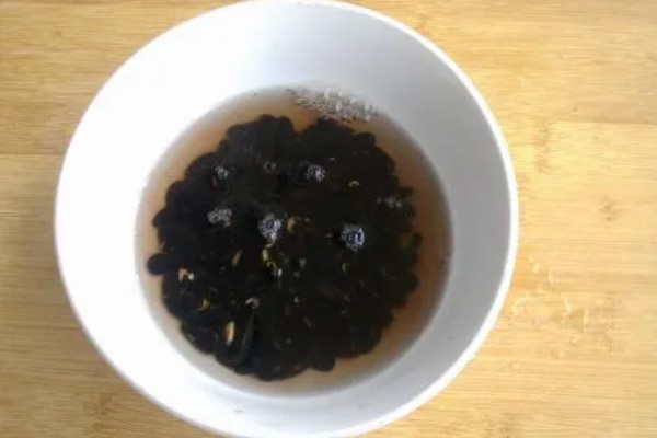 黑豆芽和黑豆苗有什么区别,前者不晒光、后者需要光照