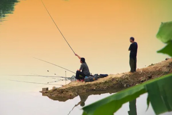 低温天气钓翘嘴的方法,垂钓深度要达到4-5米左右