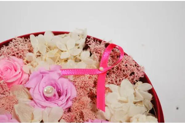 永生花会不会枯萎，永生花不会枯萎