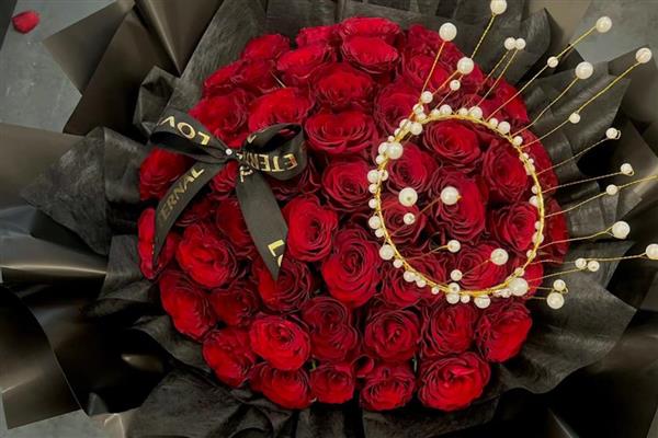 52朵玫瑰的花语，寓意我爱你、浪漫等