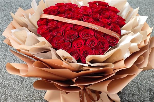 52朵玫瑰的花语，寓意我爱你、浪漫等
