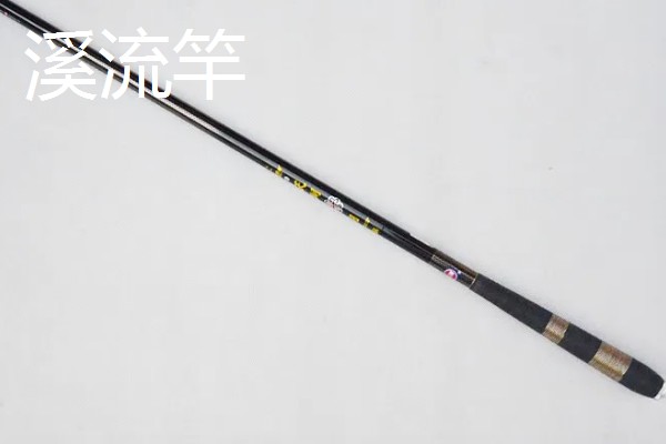 新手野钓选择哪些饵料，可使用蚯蚓、红虫、玉米等自然饵