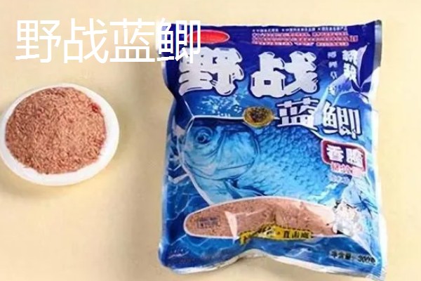 新手野钓选择哪些饵料，可使用蚯蚓、红虫、玉米等自然饵