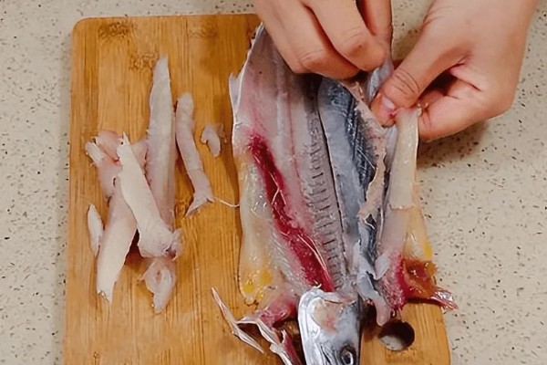 晒干的剥皮鱼怎么烹制，以下4种方式可自行选择