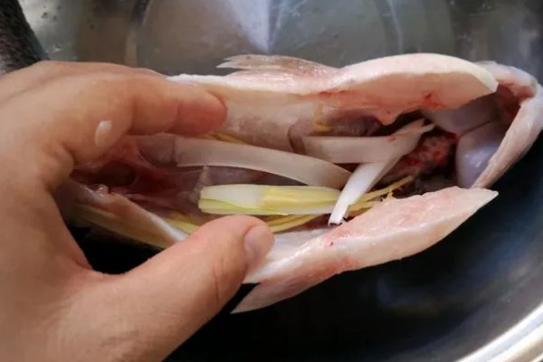 晒干的剥皮鱼怎么烹制，以下4种方式可自行选择