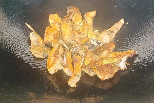 晒干的剥皮鱼怎么烹制，以下4种方式可自行选择