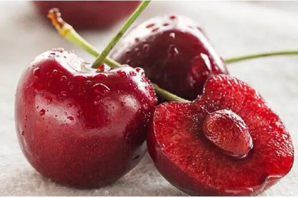 心形车厘子的品种介绍，常见的有黑珍珠、拉宾斯等