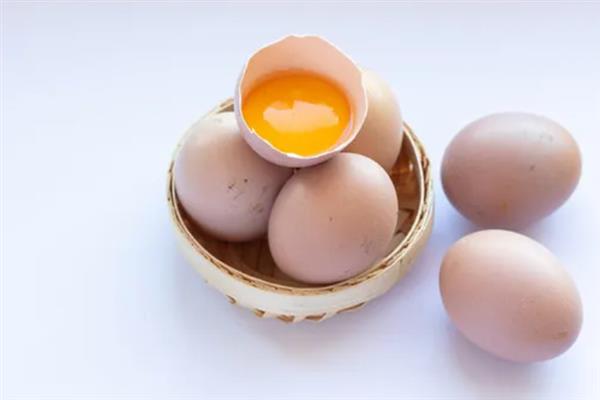 土鸡蛋和普通鸡蛋有什么区别，前者壳厚且硬、后者壳薄且脆