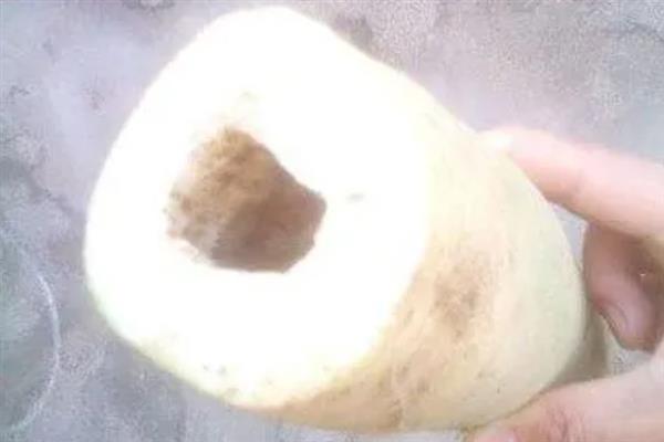 萝卜为什么会裂根，供水不当、环境不适等因素均会导致