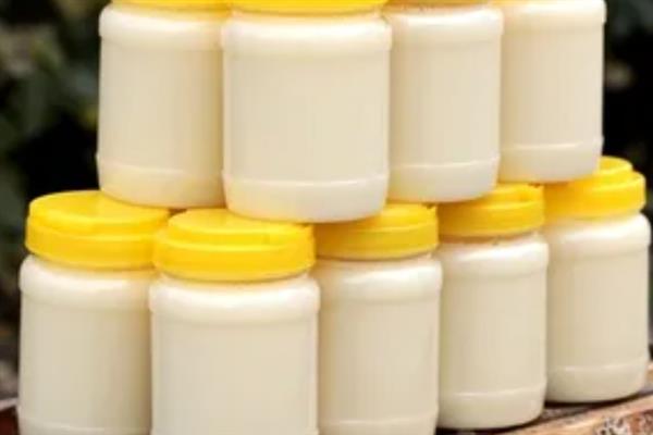 白蜜和蜂蜜的区别，定义和蜜源均不同