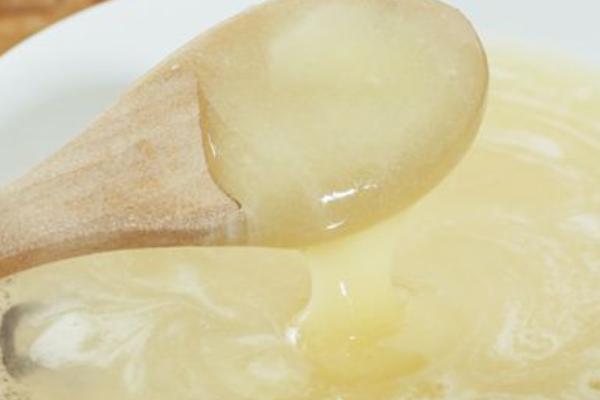 椴树蜜怎么吃,直接喝或用温开水冲服