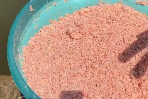 养殖梭子蟹喂什么食物，投喂杂鱼、小虾、贝肉等饵料