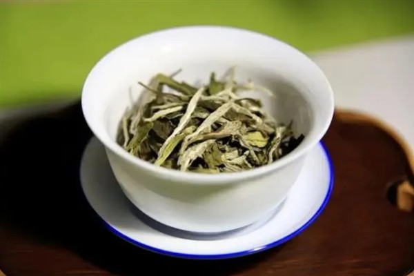 白茶是乌龙茶还是绿茶，既不是绿茶也不是乌龙茶