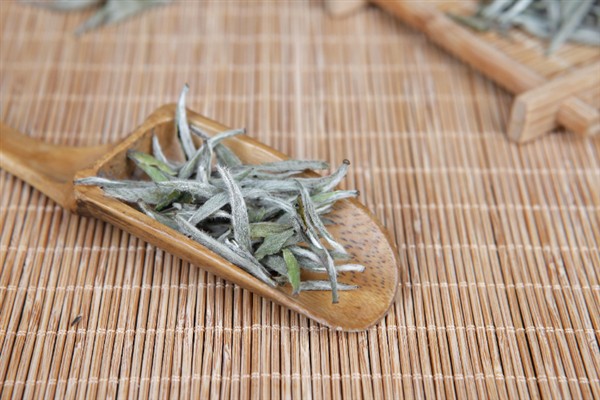 白茶是乌龙茶还是绿茶，既不是绿茶也不是乌龙茶
