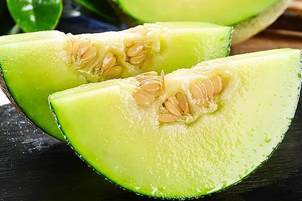 甜瓜和哈密瓜是一样的吗，其外形和味道均不同