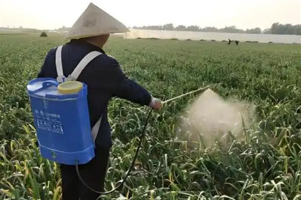 唑醚戊唑醇能和磷酸二氢钾混用吗，二者可以混用