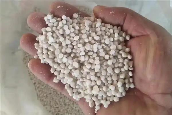复合肥的标准标识，应标注出养分含量、国家标准肥料名称等信息