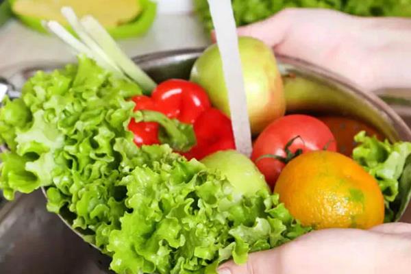 去除果蔬农残的三板斧是什么，是清洗、去皮和烹饪