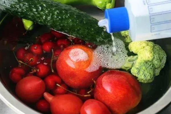 去除果蔬农残的三板斧是什么，是清洗、去皮和烹饪