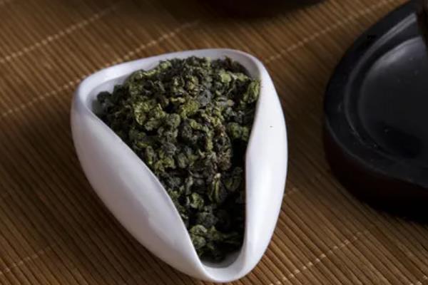 铁观音是不是红茶，属于乌龙茶的下属分支