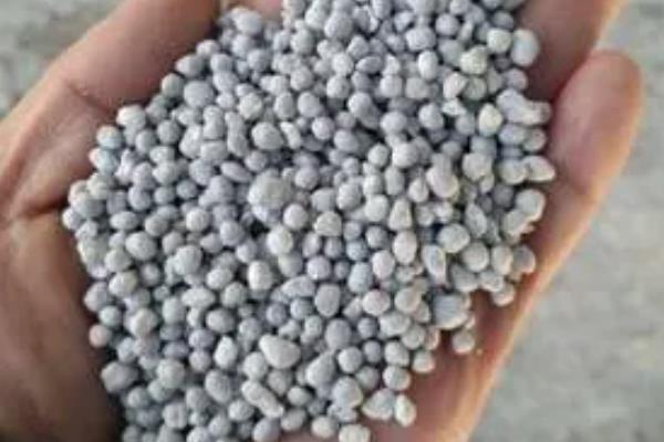 植物磷肥过多的危害，会出现代谢紊乱、果实过早成熟等问题