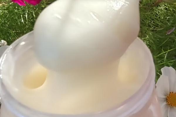 苕子蜜好还是洋槐蜜好，洋槐蜜的色泽和口感更优