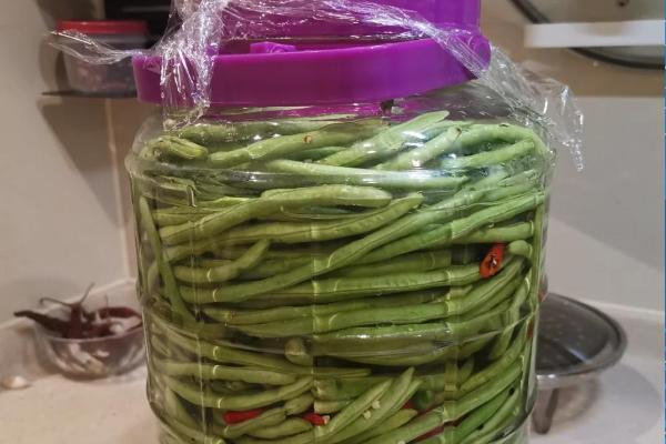 芸豆长期保存的方法，煮到半生半熟后放入冷冻室保存