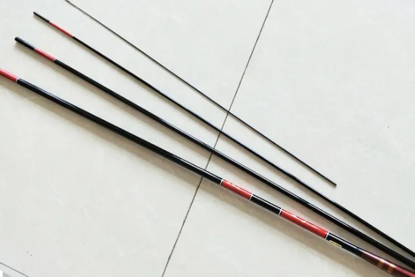 水库钓鲤鱼是不是钓近，钓点一般要离岸5-6米以上