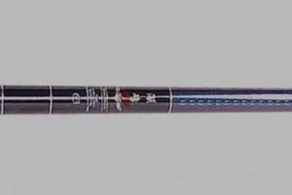 水库钓鲤鱼是不是钓近，钓点一般要离岸5-6米以上