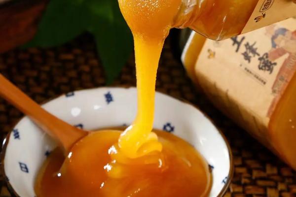 土蜂蜜颜色是越深越好吗，并不是颜色越深越好