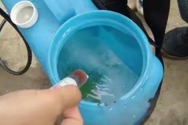 农作物防治病害有什么建议，根据使用说明配制农药浓度