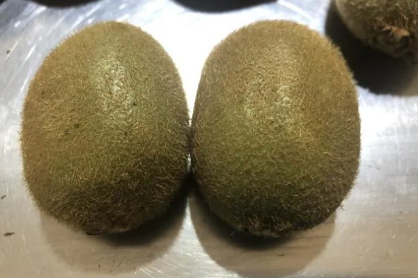 猕猴桃绿心红心黄心的区别，产地、口感、果型均不同