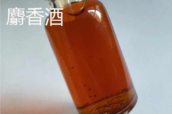 冬天钓鲫鱼是钓深还是钓浅，钓深比较合适