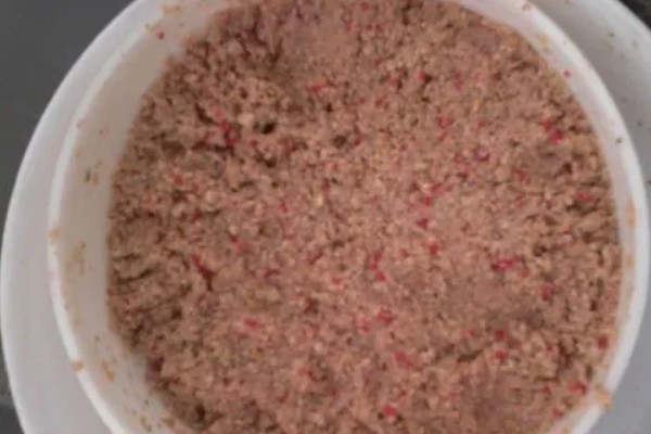 钓马口鱼用哪种饵料,红虫、蚯蚓、商品饵等类型均适合使用