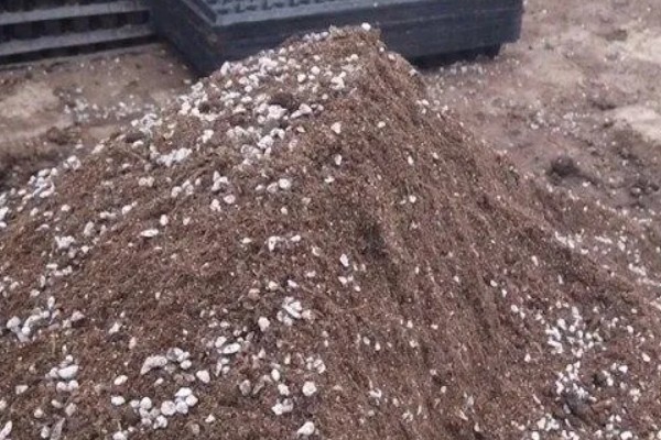 羊粪含多少氮磷钾成分，其中磷元素含量0.45%-0.6%