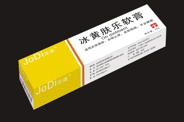 被隐翅虫咬后擦什么药,可以擦地奈德乳膏等