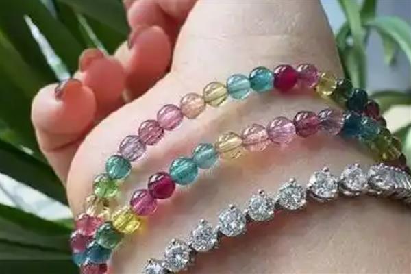 碧玺是什么，是一种电气石的人工艺品