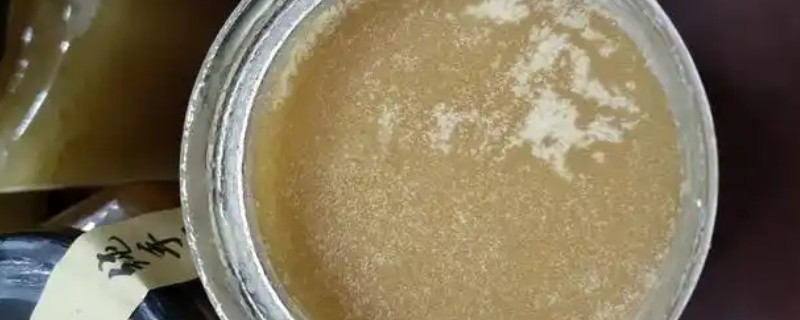 真假蜂蜜结晶后的区别，结晶颗粒的软硬程度明显不同