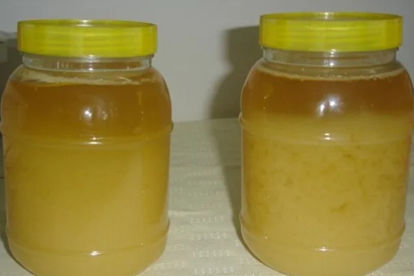 真假蜂蜜结晶后的区别，结晶颗粒的软硬程度明显不同