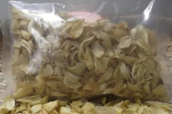百合的寓意，寓意美好祝福、百年好合等