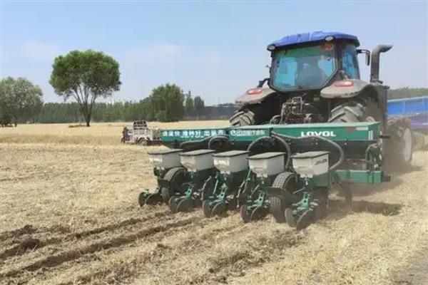 如何使用播种机，转弯时升起机器、切断排种器的动力