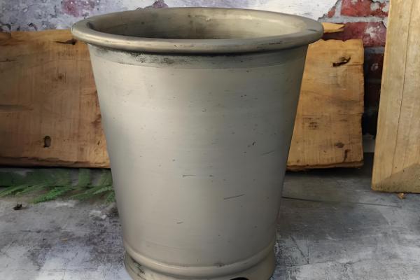 养殖兰花的方法，春秋季节每隔半个月追肥一次