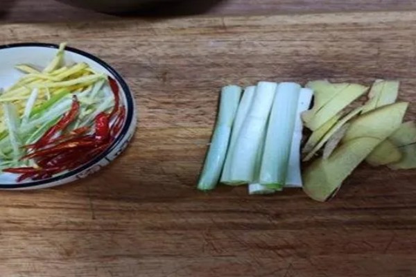 草鱼的价格，一斤需要6-15元左右